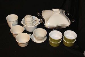lot 148 image: Variety of Kitchen ware