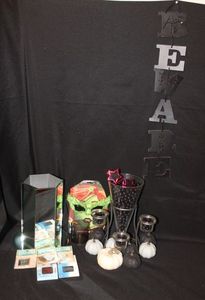 lot 155 image: Halloween Home Decor