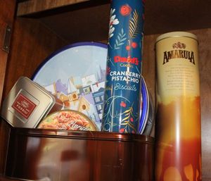lot 161 image: Variety of Collectable Tins