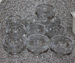 lot 176 image: Custard Dishes