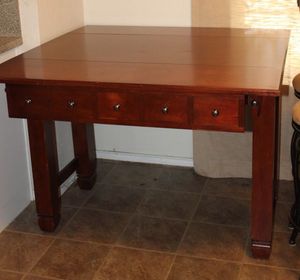 lot 182 image: Size Adjustable Table, See Photos