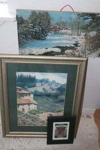 lot 208 image: Wall Decorations