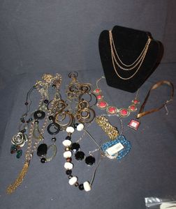 lot 230 image: Ladies Fashion Jewelry