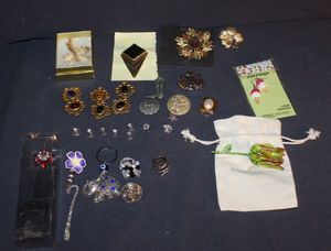 lot 245 image: Ladies Fashion Jewelry