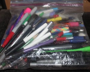 lot 284 image: Large Amount of Pens, Markers, and Highlighters