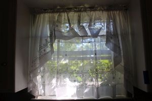 lot 302 image: Five Piece Curtain Set