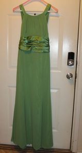 lot 326 image: Formal Gown