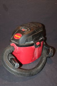 lot 347 image: Small 1 Gallon Shop Vac