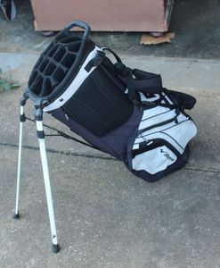 lot 367 image: Golf Bag