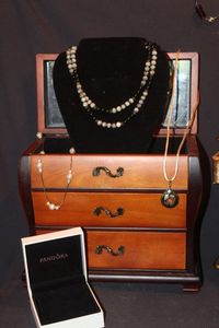 lot 395 image: Jewelry Box and Contents