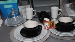 lot 399 image: Kitchenware as shown in Photos