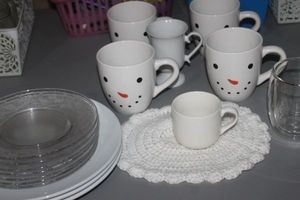 lot 400 image: Christmas Mugs and other Dishes