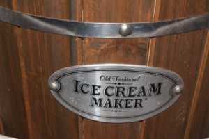 lot 419 image: IceCream Maker