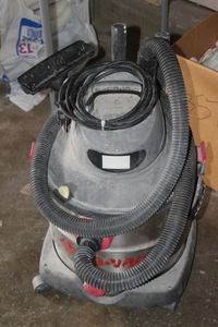 lot 422 image: Husky Shop Vac