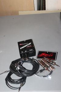 lot 430 image: Guitar Amp Wires and Straightline Passive Box