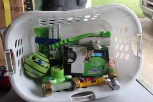 lot 424 image: Basket of Pet Toys and Supplies