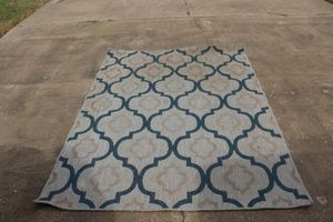 lot 439 image: Patio Rug