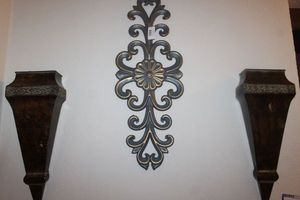 lot 509 image: Metal Wall Dcor