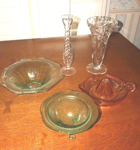 lot 12 image: Vintage glass citrus juicer, green glass bowls and clear cut crystal vases