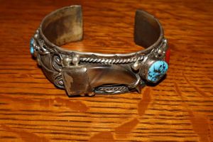 lot 5 image: Jewelry STERLING silver bangle bracelet with turquoise stones and claw