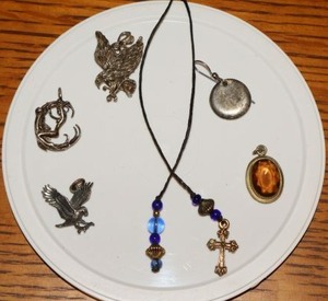 lot 24 image: Sterling silver bird pendants, single earring, Sarah Cov. Pendant and more