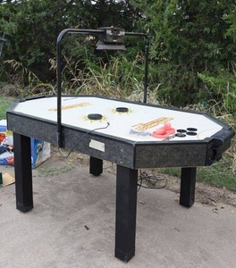 lot 212 image: Sportcraft air hockey table as shown