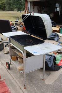 lot 225 image: Outdoor grill as shown