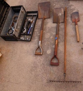 lot 254 image: Garden shovels and rake, and plastic toolbox and contents