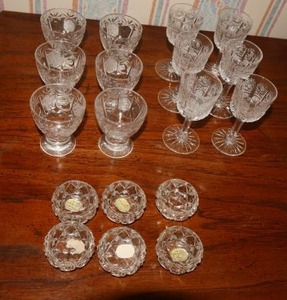lot 35 image: Small cut crystal clear shot glasses and salt dishes