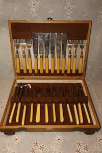 lot 38 image: Vintage Japanese flatware set, plastic handles