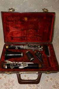 lot 39 image: Mitchell Lurie Clarinet with case, see photos