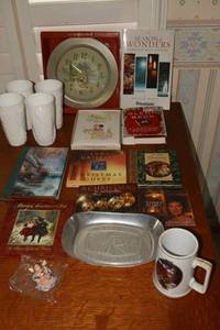 lot 61 image: Christmas lot with Vintage Harvest Grape white milk glass tumblers, see photos