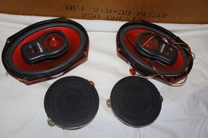 lot 65 image: Car speakers Roadmaster 6x9 and  D599F4C-3 Dodge Ram Door speakers