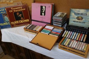 lot 66 image: Music vintage albums, cassette tapes and CDs, see photos