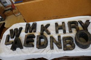 lot 86 image: Metal sign letters 6x5, duplicates as shown