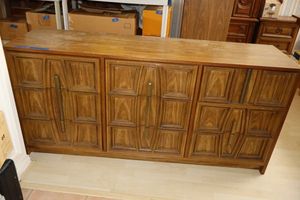 lot 47 image: Mid-century modern Dresser and mirrors (one mirror is broken) 2189 - 64W x 18D x 30H dresser