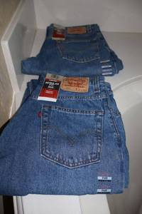 lot 136 image: NEW Levis 505 jeans 31x32 regular fit - 2 pair, times the money