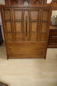 lot 48 image: Mid-century modern Dresser - 36W x 18D x 45H