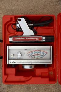 lot 209 image: Sun Tune-Up Testing Equipment Diagnostic analyzer and timing light