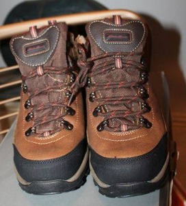 lot 123 image: NEW Eddie Bauer Mens brown leather waterproof shoes size 8.5