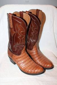 lot 168 image: Lucchese brown leather cowboy boots size 8.5 D