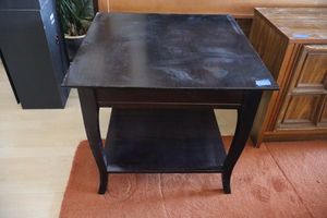 lot 84 image: Dark wood side table - 24w x 24d x 21.5h