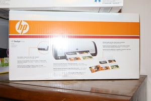 lot 114 image: NEW - HP Deskjet D1455 Printer