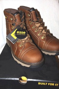 lot 159 image: NEW Caterpillar mens boots size 8.5