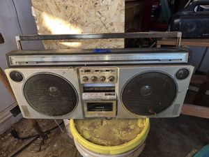 lot 262 image: Vintage radio boombox