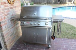 lot 62 image: Bull outdoor propane grill as shown