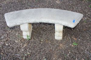 lot 78 image: Cement garden bench - HEAVY bring help to remove