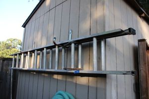 lot 92 image: Extension ladder