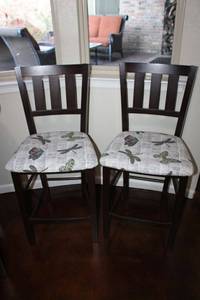lot 18 image: Pair of bar height chairs