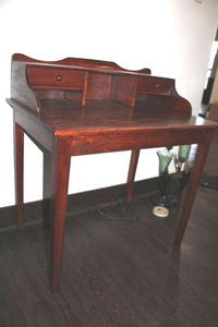 lot 54 image: Writing desk - 32w x 22d x 34h